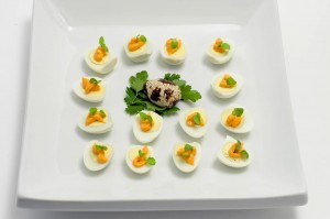 Quail eggs with spicy mayo and fresh oregano 