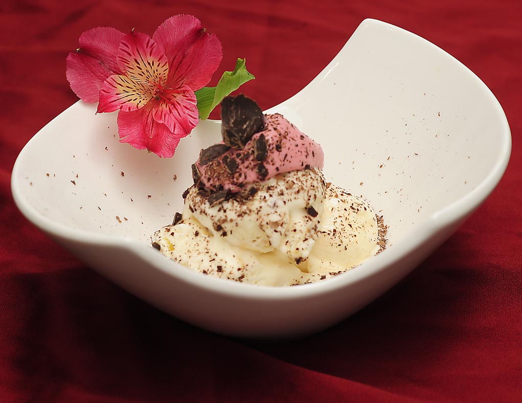 valentine_ice cream dish
